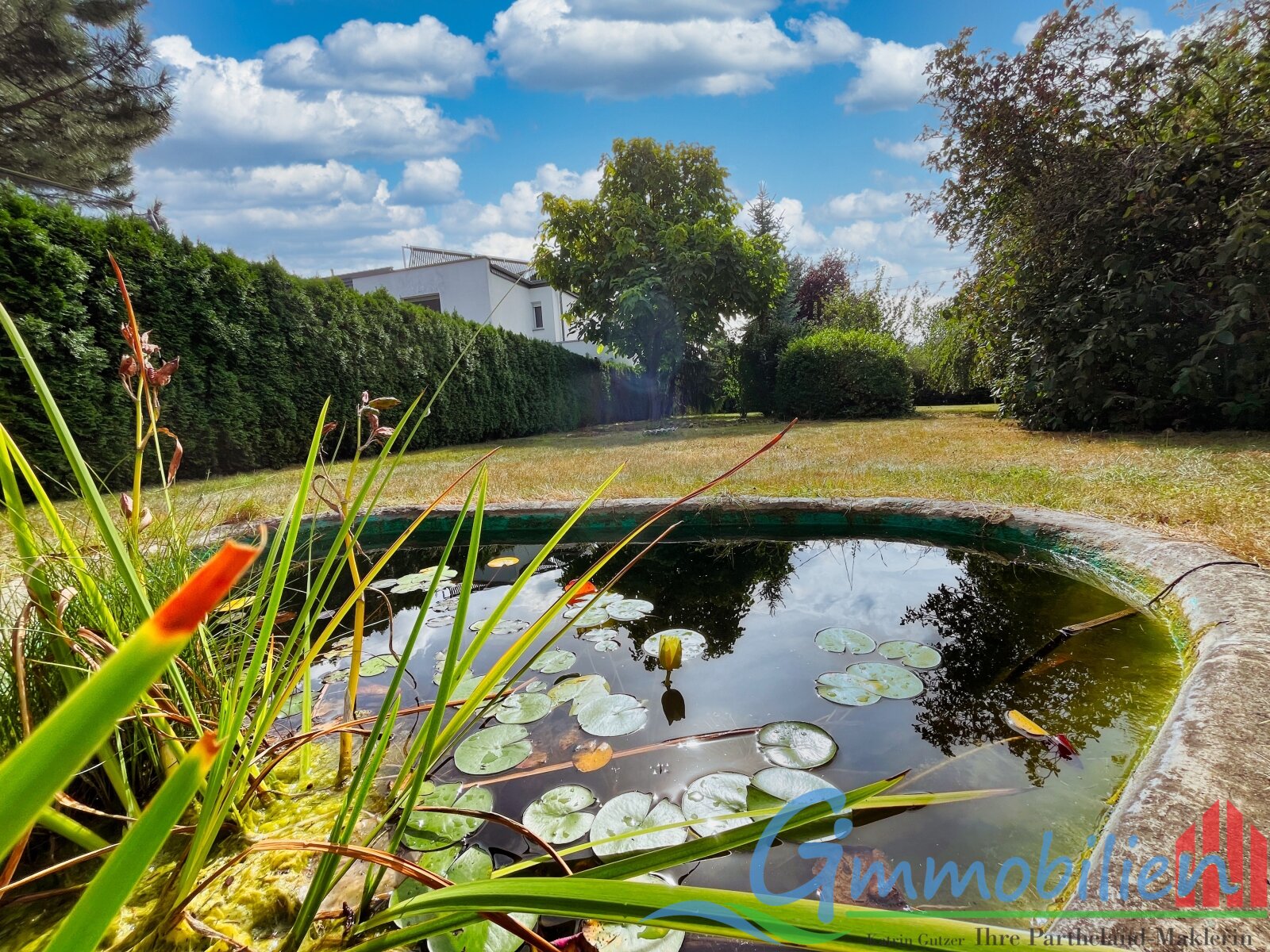 kleiner Teich mit Blick zu Ihrem zukünftigen Haus