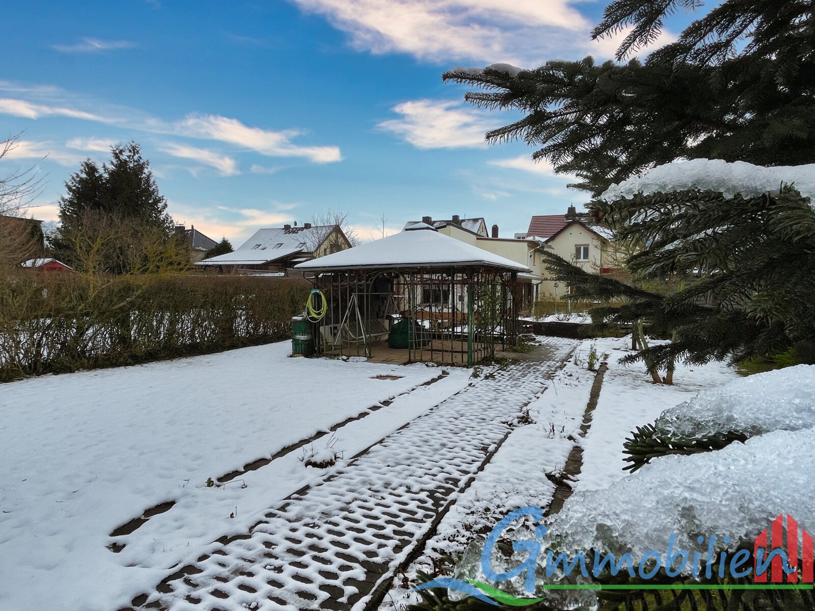 großer Garten Schnee