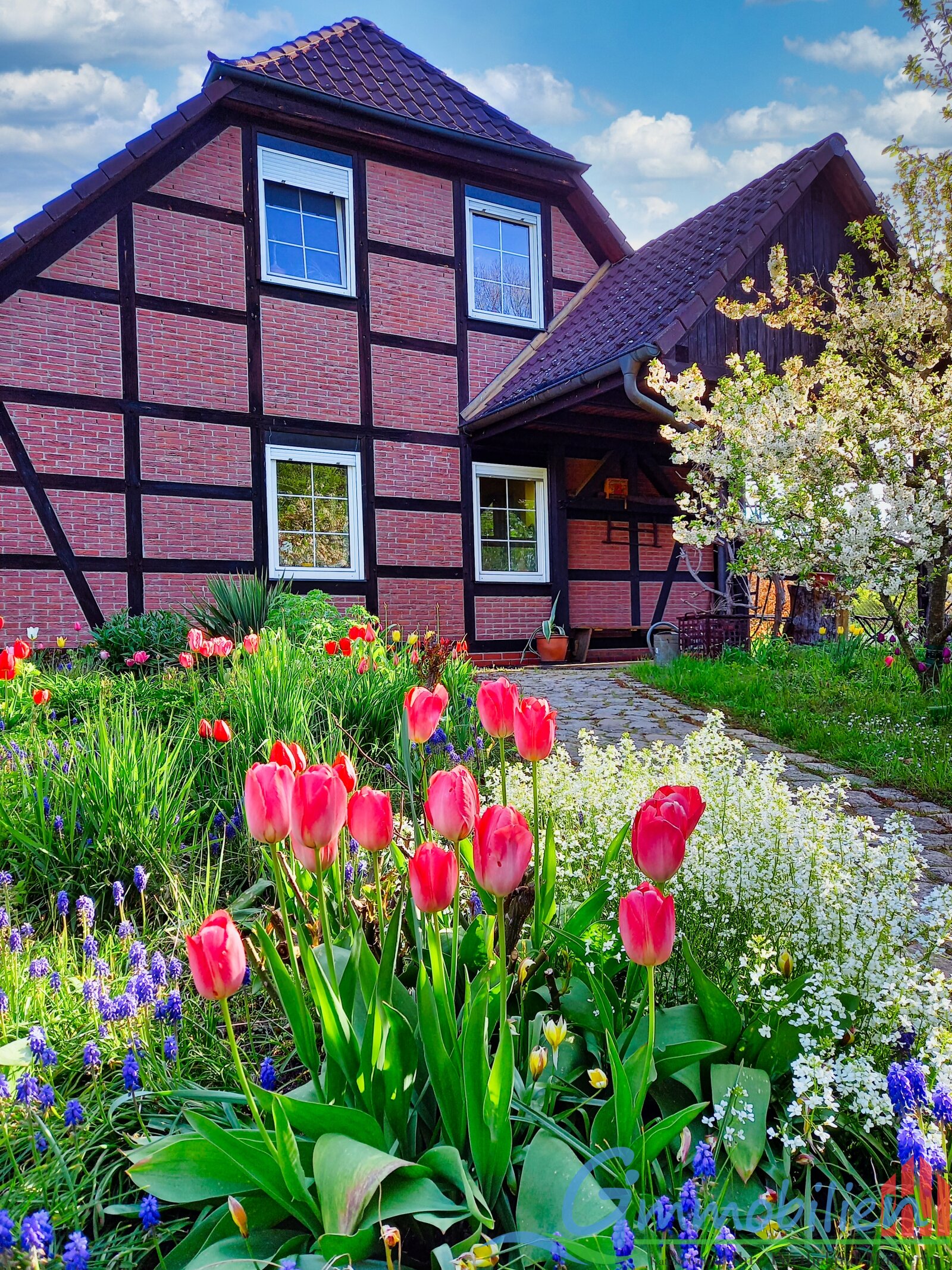 Modernes Fachwerkhaus (Bj.1994) in Großpösna – Stilvolles Wohnen mit Wohlfühlcharakter Modernes Fachwerkhaus (Bj.1994) in Großpösna – Stilvolles Wohnen mit Wohlfühlcharakter